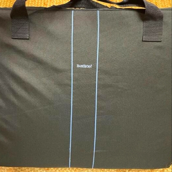 BabyBJorn Baby carrying playpen - Picture 1 of 3